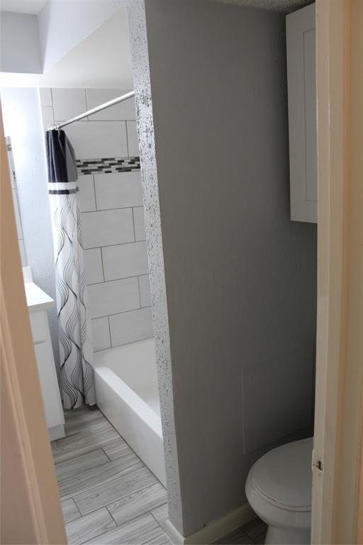 Building Photo - 1016 W Tri Oaks Ln