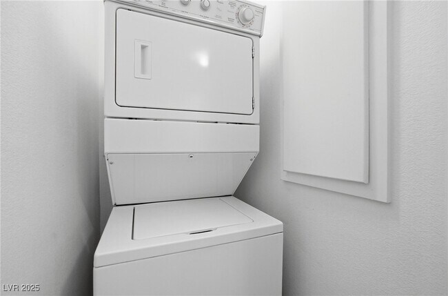 Building Photo - 9057 Pure Sapphire Ct