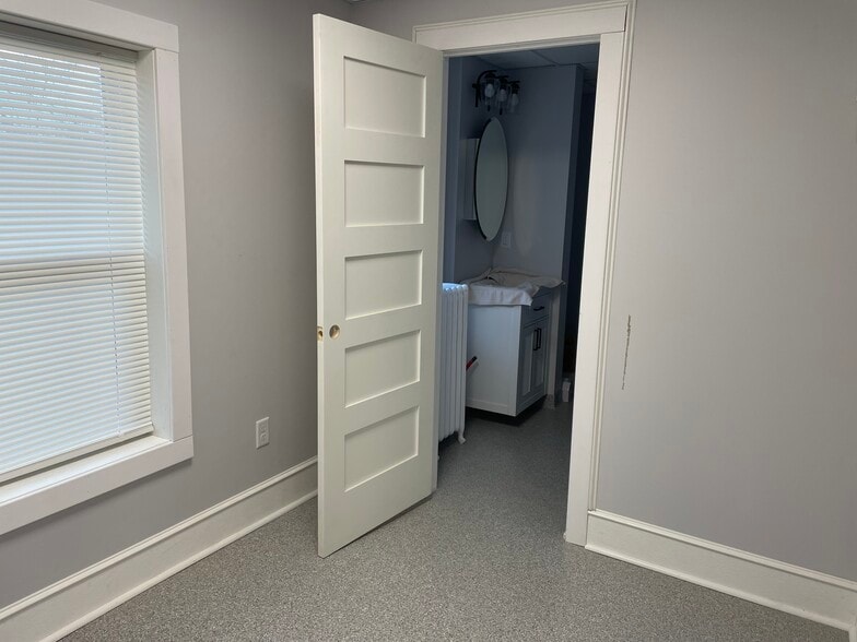 Office & bathroom - 1826 E Superior St