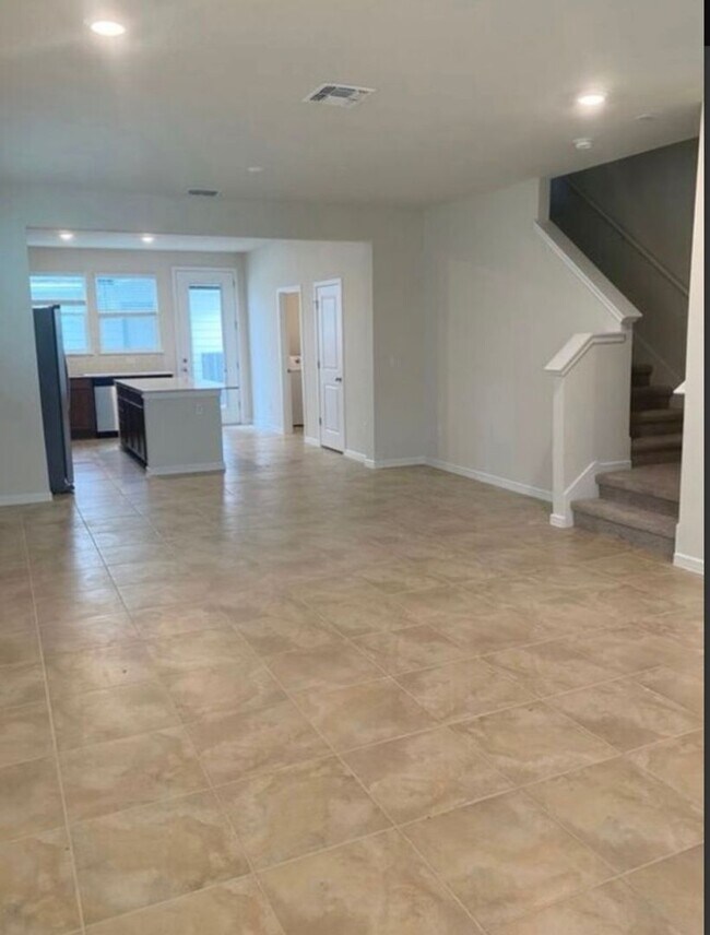 Building Photo - Isles of Lake Nona!! 3 Bedroom 2.5 Bathroom Townhome