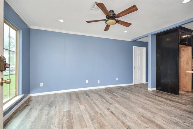 Building Photo - 1404 Briarwood Dr