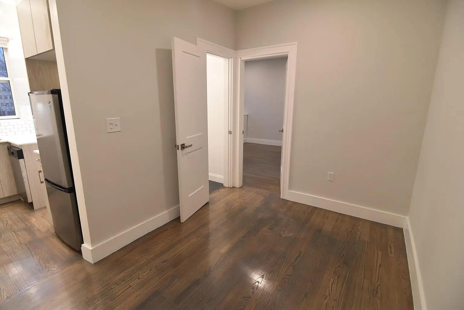 Building Photo - 191 Park Dr