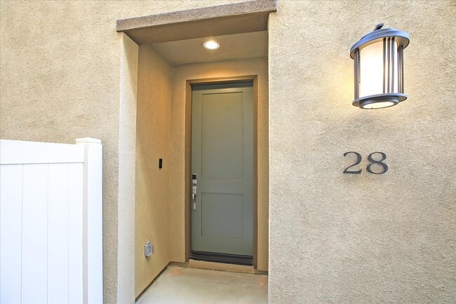 Building Photo - 28 Hideaway Loop