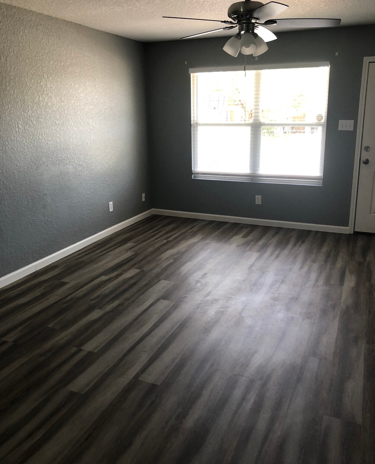 Building Photo - 208 La garde St