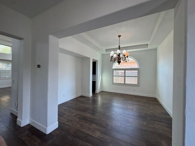 Building Photo - Welcome to the Quail Lake Gated Community!!!