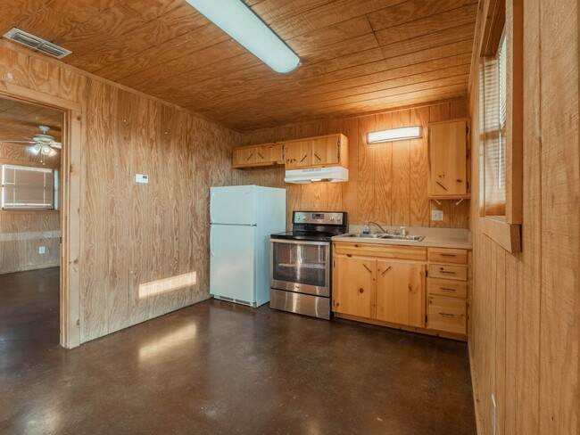 Building Photo - 11671 FM 3025, Unit 2, Stephenville, TX 76401