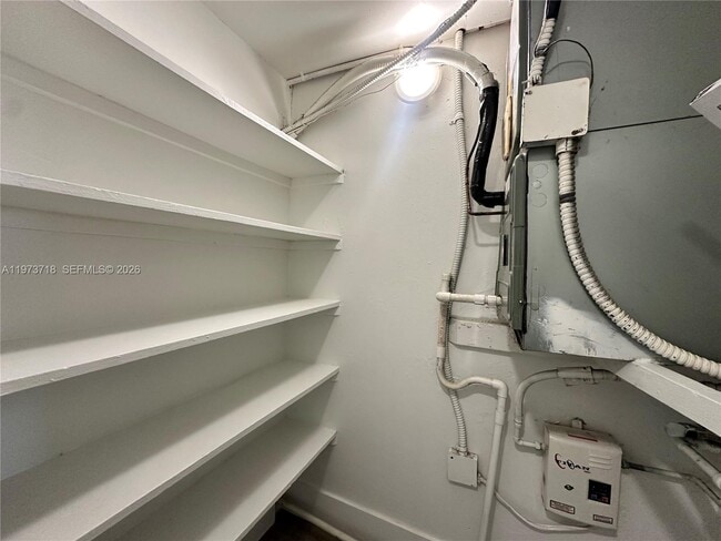 Building Photo - 2300 Madison St