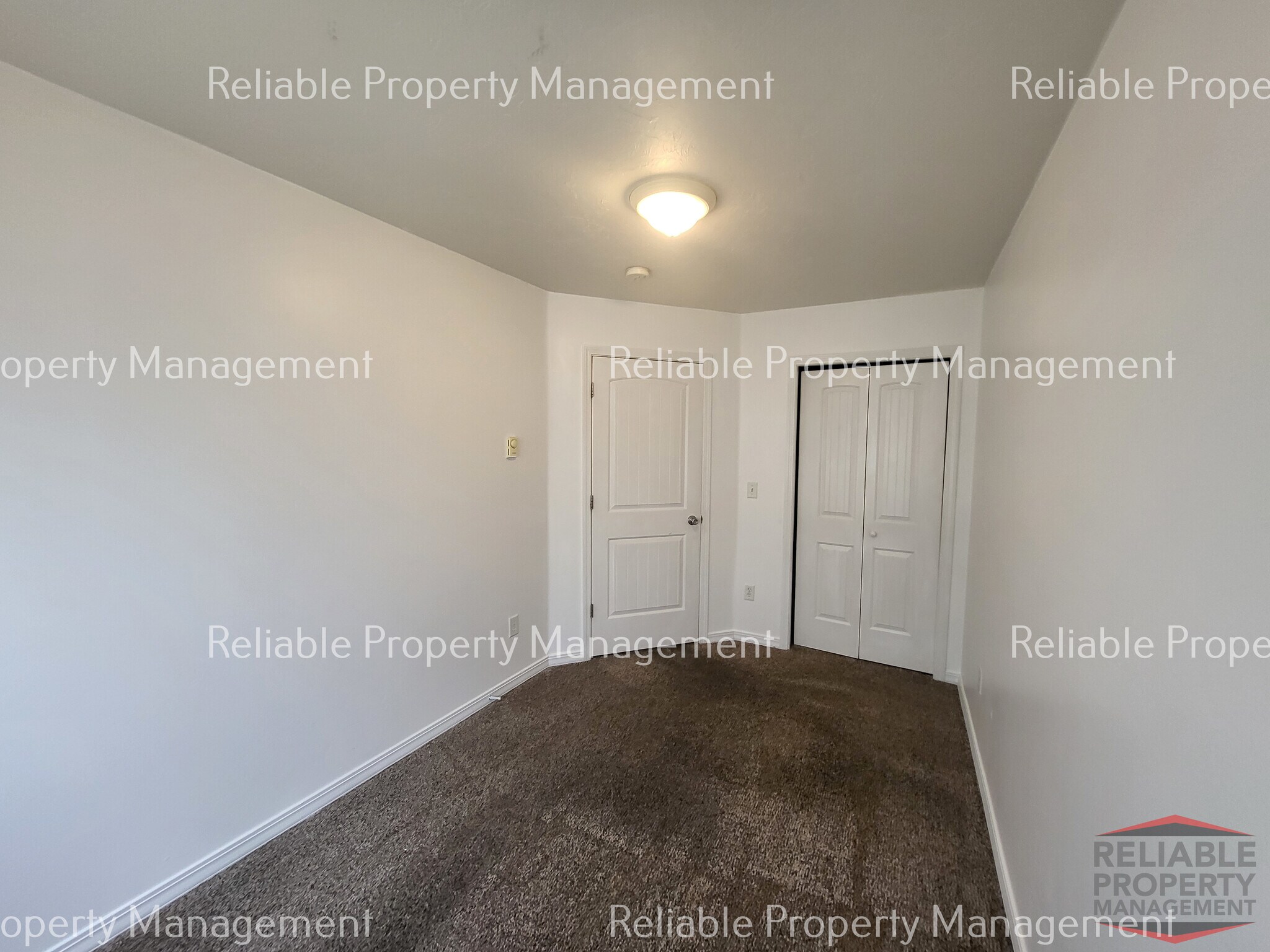 Building Photo - 1430 Cambridge Dr