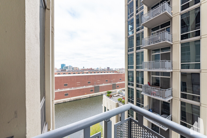 Building Photo - 700 N Larrabee St