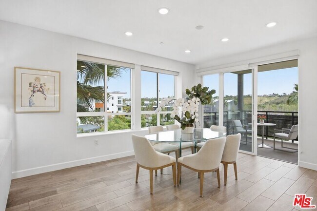 Building Photo - 12510 W Fielding Circle