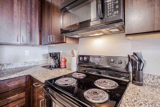 Building Photo - 121 E Freedom Way