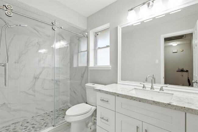 Building Photo - 5307 Oak Falls Dr