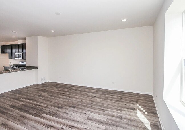 Building Photo - 1488 Blaine St