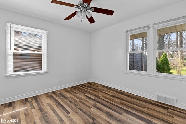 Building Photo - 21820 Drexel St