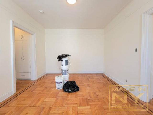 Building Photo - 1 bedroom in ASTORIA NY 11106