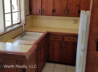 Primary Photo - 1020 E Silver St