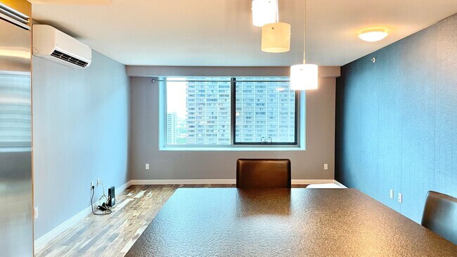 Building Photo - 2 BEDROOM CONDO UNIT IN CONVENIENT DOWNTOW...