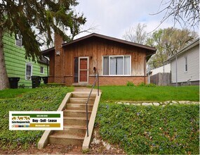 Building Photo - Updated 3 bedroom 1.5 bath home in South Bend IN