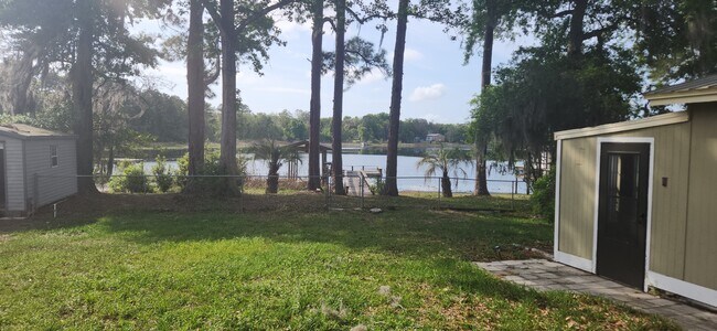 Building Photo - 800 Lake Shore Ter