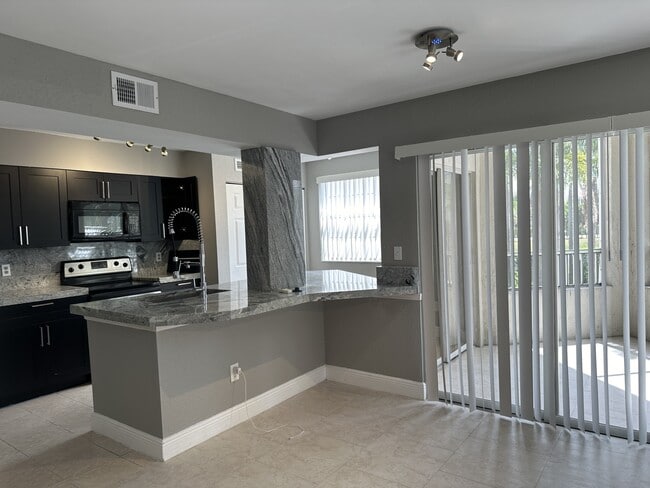 Building Photo - 2871 N Oakland Forest Dr