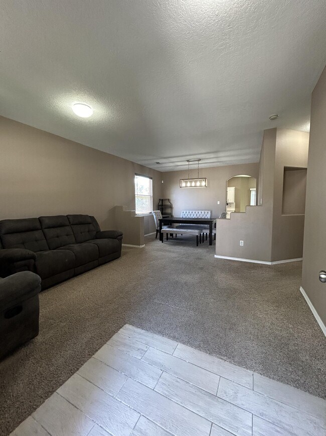 Building Photo - 835 Kipuka Dr NW