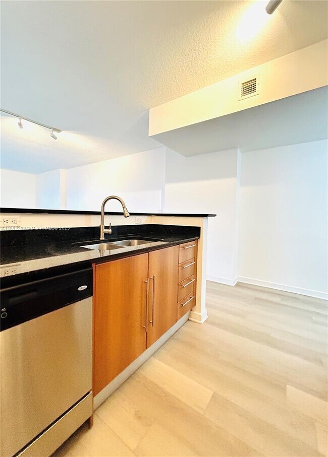 Building Photo - 325 S Biscayne Blvd
