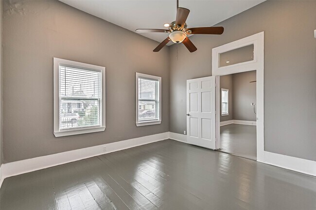 Building Photo - 2914 Avenue K Ave