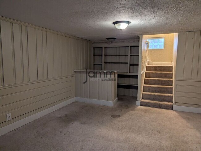 Building Photo - 3580 Normandy Rd