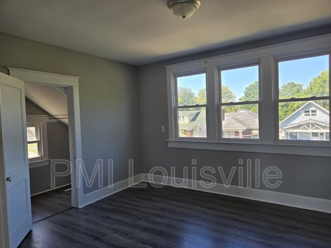 Building Photo - 607 N 39th St