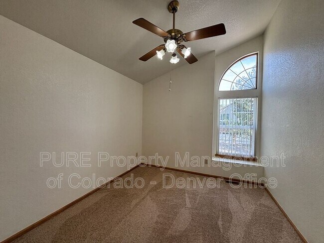 Building Photo - 9996 Spring Hill Ln