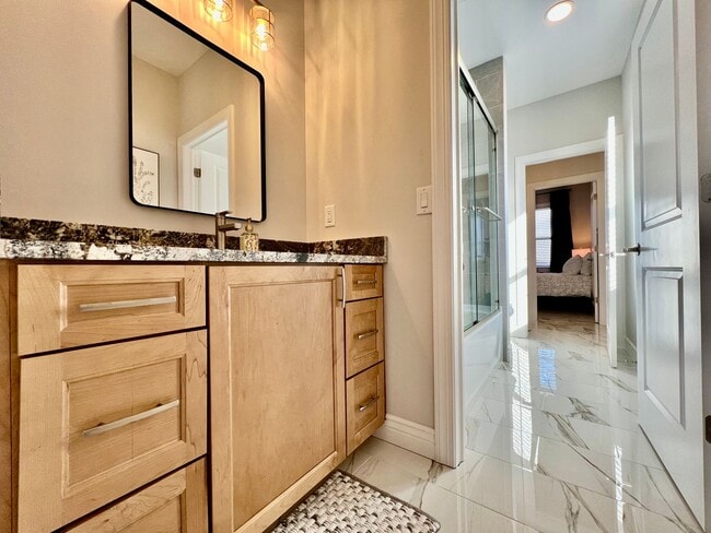 Building Photo - Luxury Home Incredible master suite Liberty Twp OH