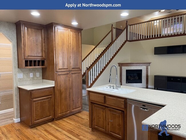 Building Photo - Lots of Room- 3 Bedroom 2 Bath Home with B...