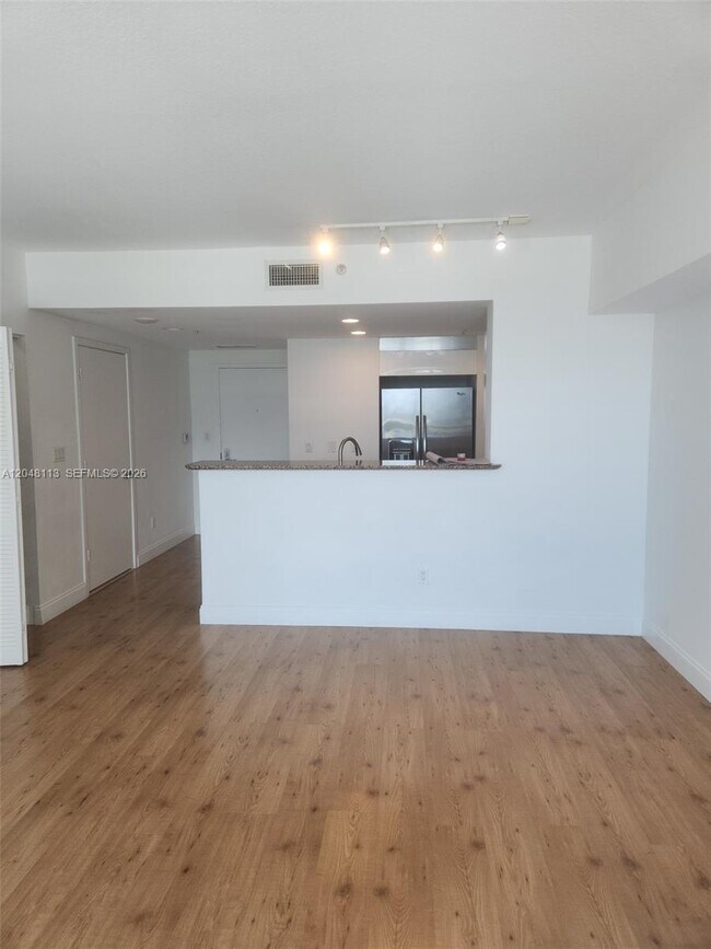 Building Photo - 325 S Biscayne Blvd