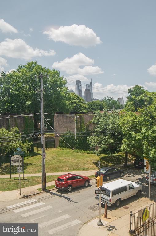 Building Photo - 527 Fairmount Ave