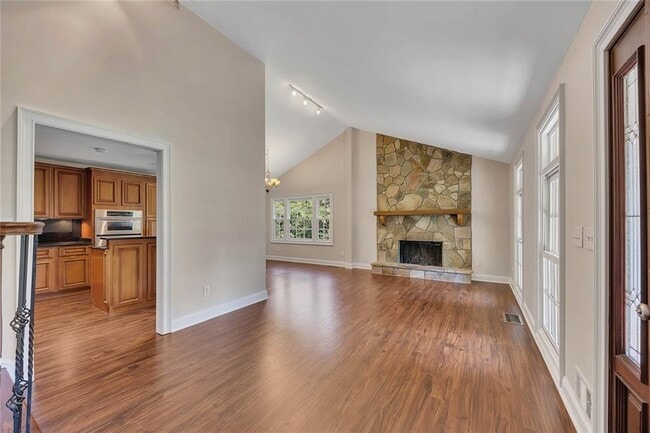 Building Photo - 2460 Sims Dr NE