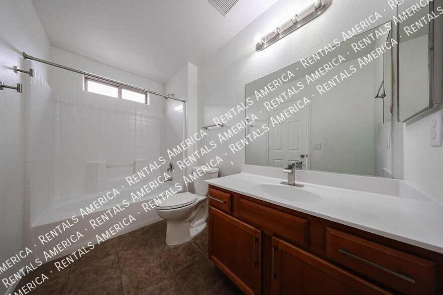 Building Photo - 1295 E Leaf Rd