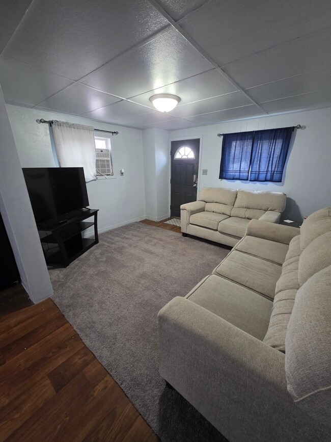 Building Photo - 505 S 10th St