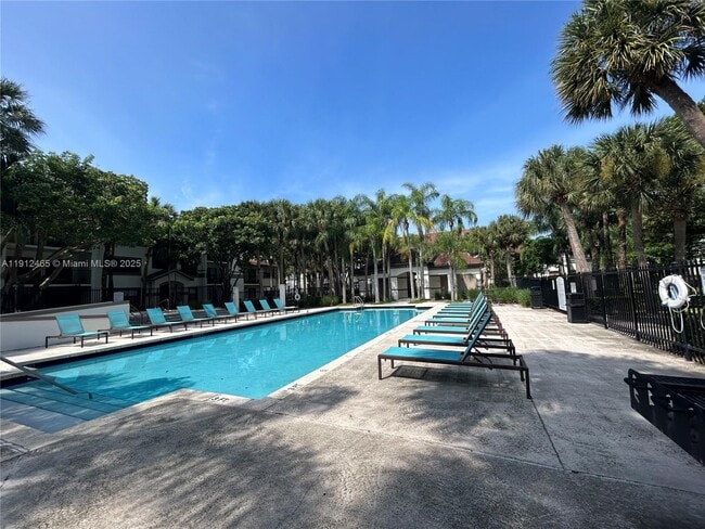 Building Photo - 540 S Park Rd