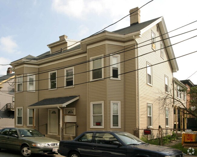 Primary Photo - 2-4 Webley St