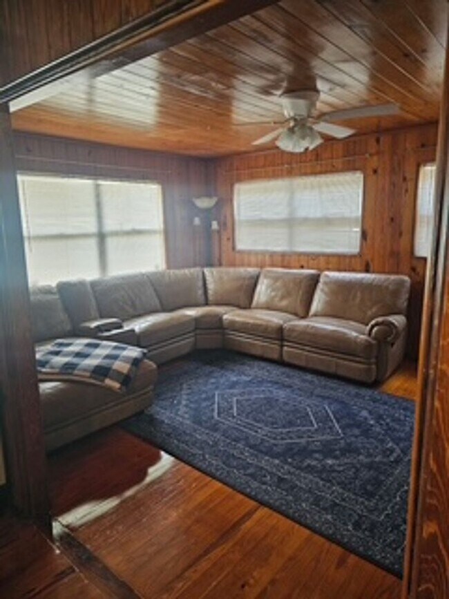 Building Photo - Two bedroom / Two Bath lake view home on L...