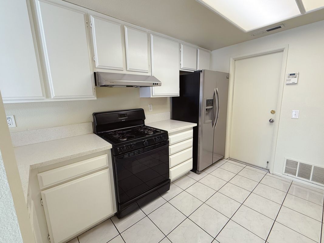 Building Photo - 8547 San Jacinto Ct