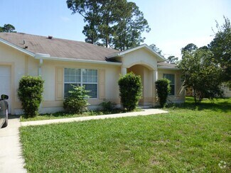 Building Photo - 4/2/2, with screen porch. Convenient locat...