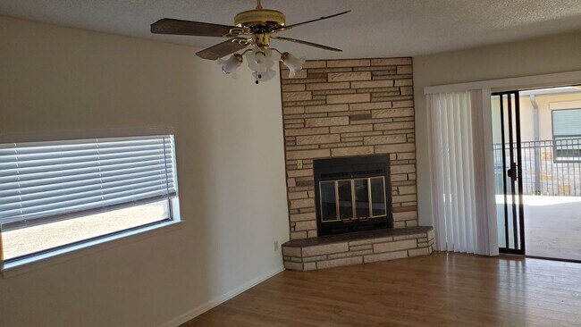 bonus room and fireplace - 500 Hi Cir W