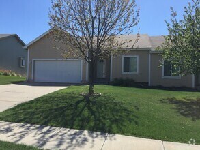 Building Photo - Townhome for Rent in Papillion
