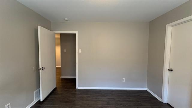 Building Photo - 2410 Woodoak Ct