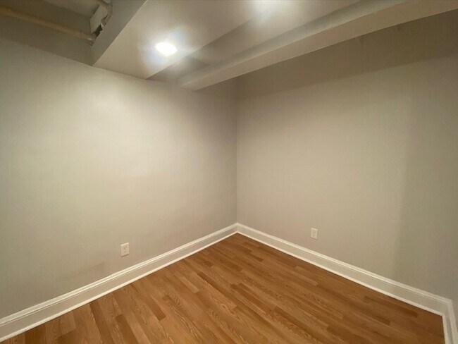 Building Photo - 97 Chester St