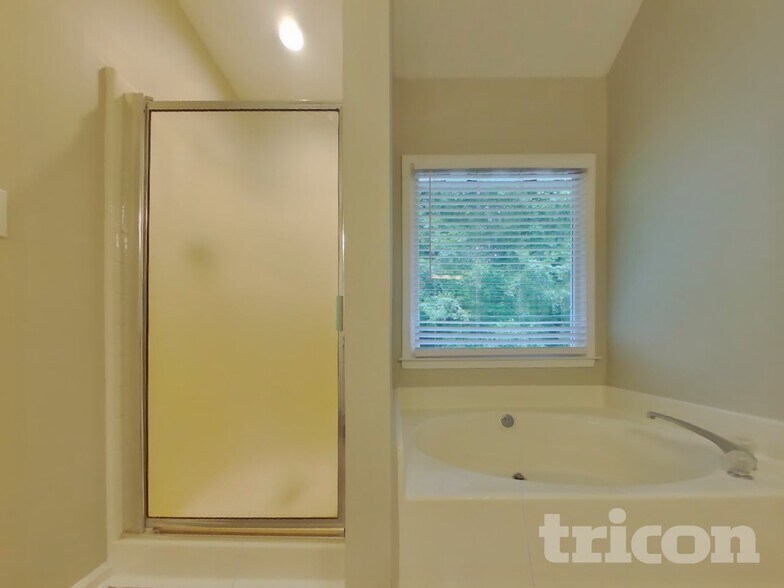 Building Photo - 1471 Pine Springs Dr NW