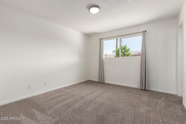 Building Photo - 6531 E Hubbell St
