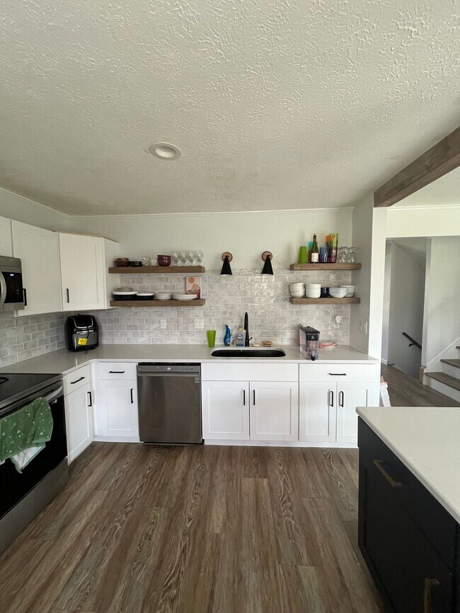 Building Photo - 10767 Fallsington Ct