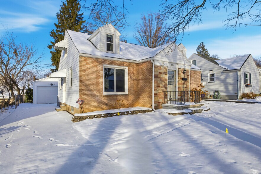 Building Photo - 470 Falstaff Rd